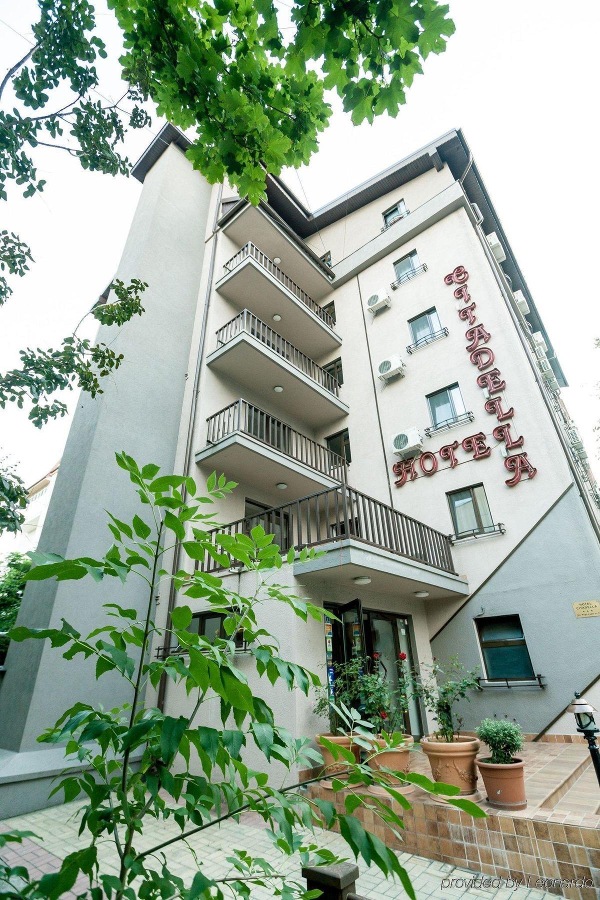 Hotel Nelisse Bukares Bagian luar foto