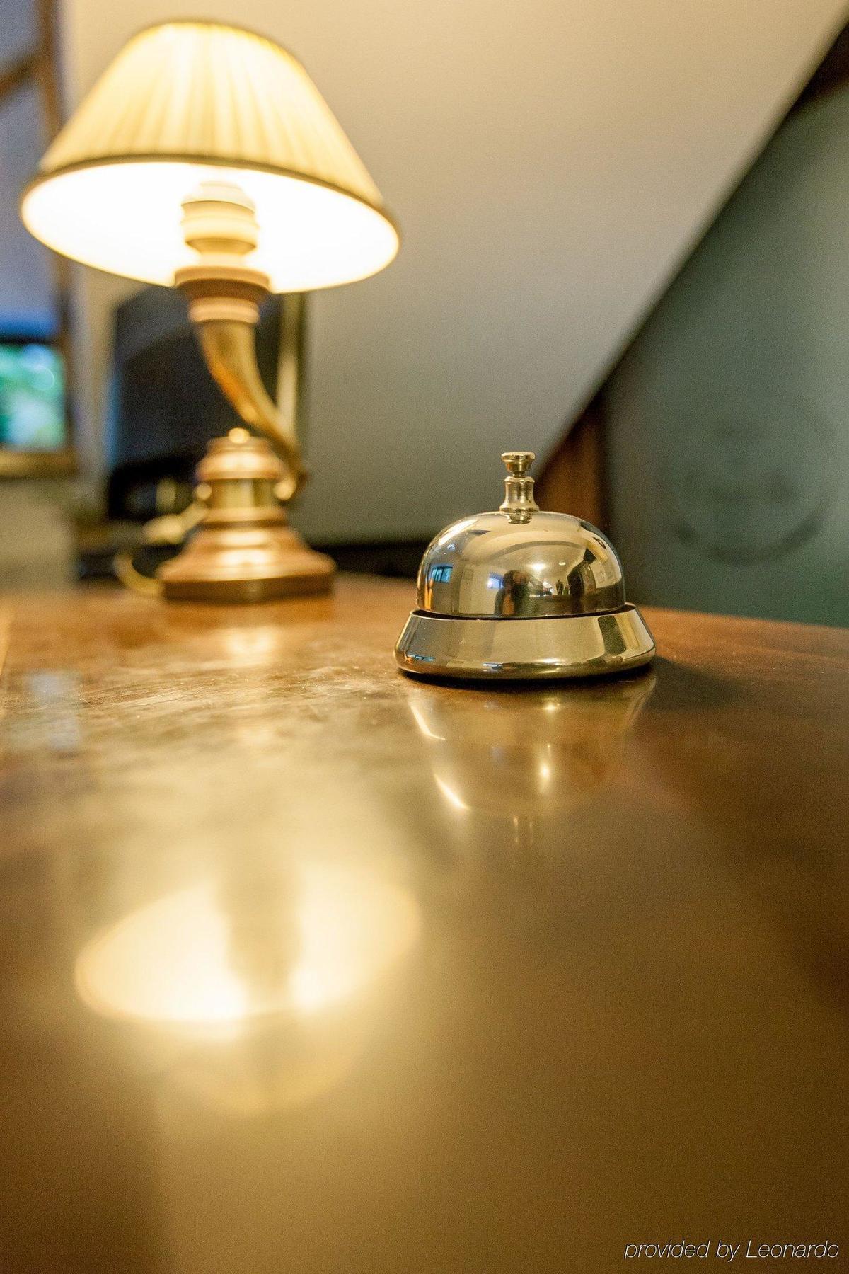Hotel Nelisse Bukares Bagian luar foto